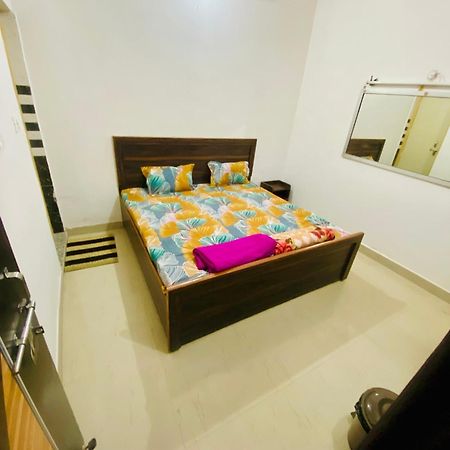 Nirupam Sadan Homestay Vrindāvan Εξωτερικό φωτογραφία