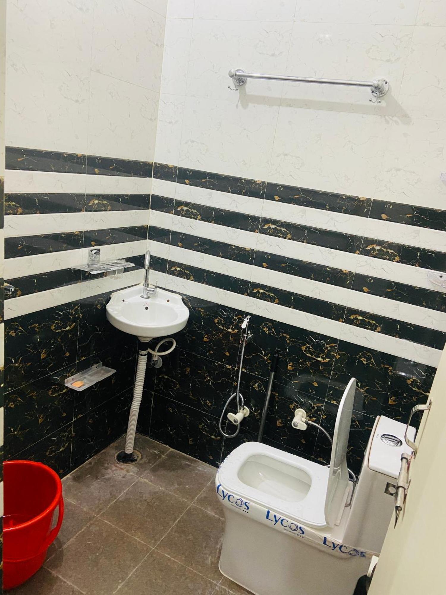 Nirupam Sadan Homestay Vrindāvan Εξωτερικό φωτογραφία